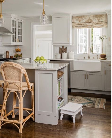 Erin Gates (@elementstyle) • Instagram photos and videos Erin Gates Design, New England Colonial, House Elements, Erin Gates, New England Homes, New England Style, Buying A New Home, Elements Of Style, Colonial House