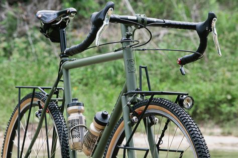 Bicycle Commuting, Gravel Bike Bicycles, Cycle Touring, Retro Bikes, Touring Bicycles, Bicycle Touring, Bike Touring, Bicycle Maintenance, Cool Bike Accessories