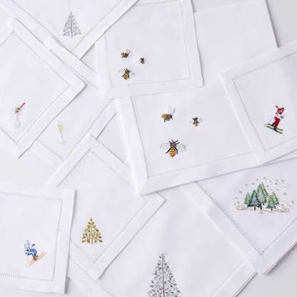 Hand-Embroidered Holiday Napkins - Henry Handwork Elegant Christmas Table Settings, Napkins Embroidery, Elegant Christmas Table, Christmas Table Setting Ideas, Christmas Cloth Napkins, Holiday Napkins, Embroidery Napkins, Holiday Table Centerpieces, Festive Tablescape