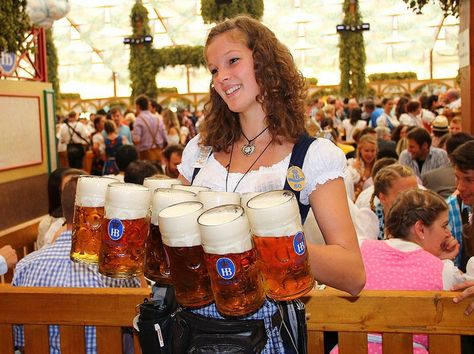 Oktoberfest Hairstyle, Beer Maiden, German Pastries, Octoberfest Beer, Beer Maid, Oktoberfest Munich, Oktoberfest Germany, Oktoberfest Woman, Beer Tent