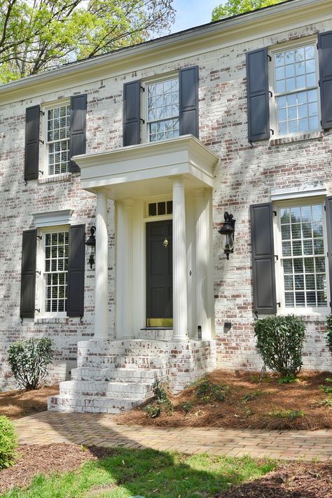 Lime washed brick exterior Whitewash Brick House, Whitewash Brick, Brick House Exterior Makeover, Lime Wash Brick, Painted Brick Exteriors, Colonial House Exteriors, House Australia, Painted Brick House, Lime Wash