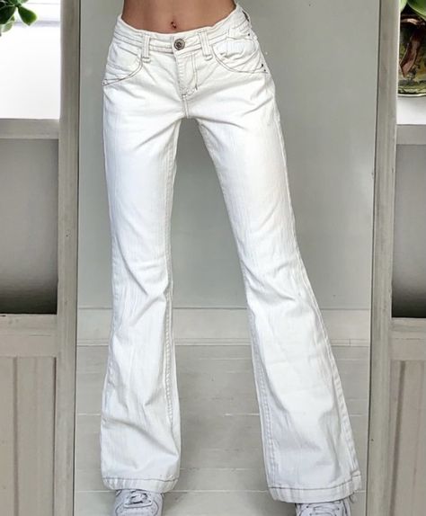 Coquette White Jeans, Low Waisted Jeans White Background, White Y2k Spring Bottoms, Wednesday Clothing, Low Waisted White Pants, White High-waist Y2k Pants, Flare Jeans Aesthetic, White Flare Jeans Outfit, Closet Y2k