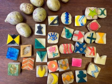 Potato Stamp, Potato Print, Kit Kemp, Recycled Art Projects, Birthday Crafts, Stamp Printing, Childrens Games, Recycled Art, Paint Print