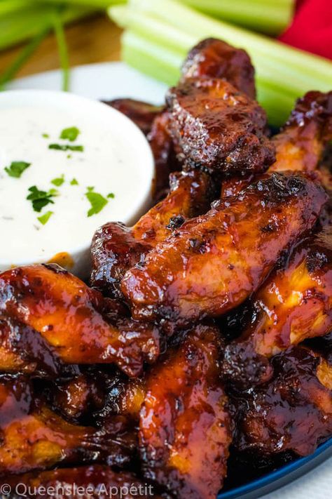 Honey BBQ Chicken Wings ~ Recipe | Queenslee Appétit Meat Bbq Recipes, Honey Bbq Chicken Wings, Bbq Chicken Wings Recipe, Honey Bbq Wings, Best Chicken Wing Recipe, Barbecue Chicken Wings, Wing Sauce Recipes, Chicken Wing Sauces, Honey Bbq Chicken