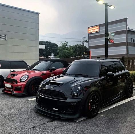 R53 Mini Cooper S Mods, All Black Mini Cooper, Mini Cooper Country, Black Mini Cooper, Gentle Life, Mini Cooper Sport, Mini Cooper Accessories, Mini Cooper Custom, Custom Mercedes