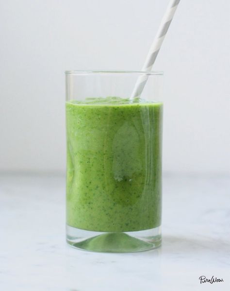 Sip, Sip, Hooray. Here's how to make this delicious green smoothie with avocado and apple. Smoothie With Avocado, Mediterranean Diet Breakfast, Dairy Free Breakfasts, Diet Breakfast Recipes, Diet Breakfast, Avocado Smoothie, Breakfast Drink, Think Food, Green Smoothie Recipes