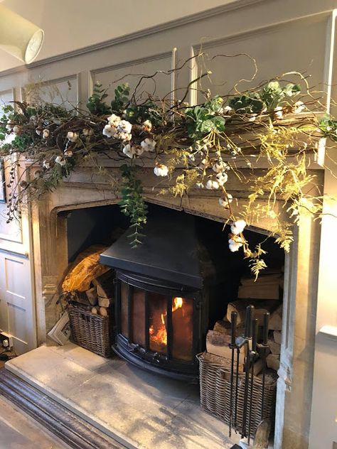 Travel // Christmas in the Cotswolds and a stay at The Painswick - Roses and Rolltops Kitchen Bench Decor, British Fireplace, Christmas Fireplace Mantels, Travel Christmas, Kitchen Bench, Casa Country, Chimney Breast, Cottage Living Rooms, Christmas Mantel Decorations