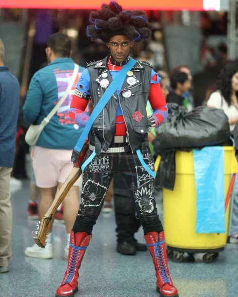 Spiderverse Halloween Costume, Spiderpunk Costume, Superhero Costumes Men, Hobie Brown Cosplays, Spider Punk Costume, Across The Spider Verse Cosplay, Hobie Brown Cosplay, Hobie Cosplay, Spider Punk Cosplay