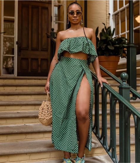 Outfits For Ladies, Naija Fashion, Sun Dresses, Style Muse, Beach Dresses Summer, Baddie Outfits Casual, Dresses Black, Thigh High, Outfits Casuales