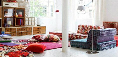 Hot on Pinterest: 5 Italian Bohemian Interior Design Ideas  #bohemian #bohemiandecoration #bohemianitaly #livingroomideas #bohemiandecor #bohemiandecorideas #hotonpinterest Casual Chic Living Room, Chic Living Room Decor, Alternative Living, Furnitur Ruang Keluarga, Boho Chic Living Room, Cozy Furniture, Bohemian Interior Design, Living Room Decor Rustic, Colourful Living Room