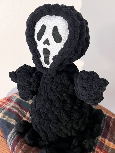 Soft chunky crochet ghost face doll  About 18 inches tall Crochet Scream Doll, Crochet Ghost Face, Ghost Face Crochet, Crochet Stuffys, Sarah Day, Crochet Ghost, Scream Mask, Crochet Plushies, Easy Crochet Animals