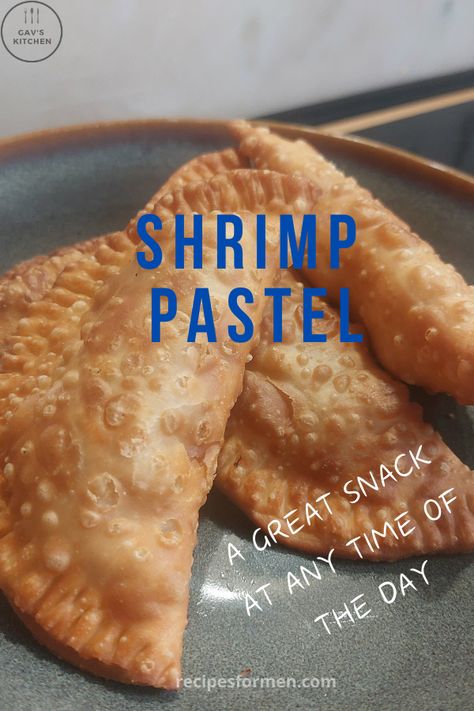 This Shrimp Pastel recipe is a version of a typical Brazilian snack with some extra ingredients added for variety. Shrimp pastelillos, shrimp pastel, shrimp oil pastel, brazilian shrimp pastel, Pastel Brazilian Recipe, Brazilian Shrimp Stew, Brazilian Pastel Recipe, Argentinan Shrimp Recipes, Pastel Recipe, Brazilian Shrimp, Brazilian Snacks, Easy Snacks For Kids, Road Trip Food