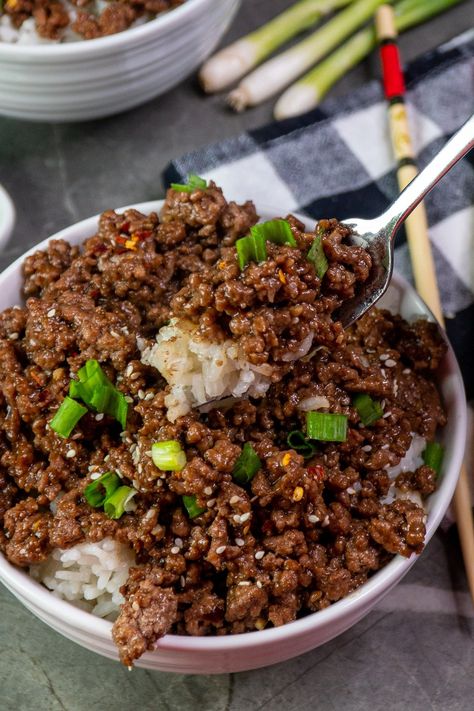 Ground Beef Rice Bowl, Ground Beef And Noodles, Korean Ground Beef, Korean Beef Bowl, Sauteed Chicken Breast, Blackstone Griddle Recipes, Ground Beef And Cabbage, Ground Beef Rice, Asian Spices