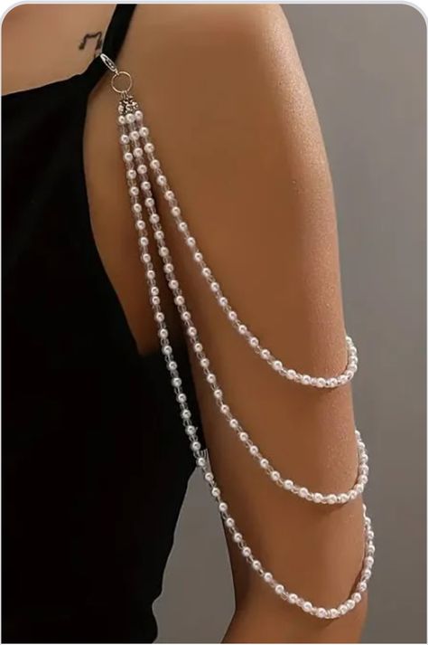 Diy Pearl Body Chain, Diy Body Chain Jewelry, Glam Accessories, Pearl Neck, Shoulder Jewelry, Handmade Jewelry Tutorials, Jewelry Accessories Ideas, Shoulder Chain, Fancy Jewelry