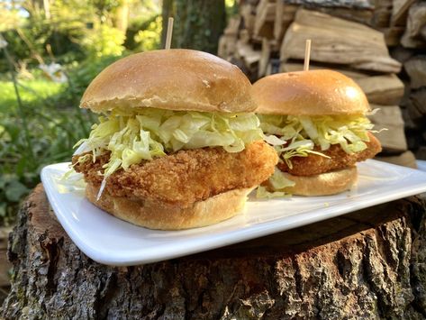 Halibut Burger Recipe, Panko Crusted Halibut, Crispy Halibut, Halibut Recipes Baked, Alaskan Halibut, Crusted Halibut, Thai Red Curry Recipe, Fish Sandwich Recipes, Red Curry Recipe