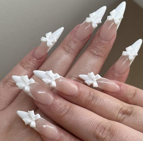 Stiletto Nails With Charms, Stiletto Nails French Tip, Nails Acrylic Aesthetic, Almond Long Nails, Nails With Bows, Bow Tie Nails, Unghie Sfumate, Kutek Disney, Really Cute Nails