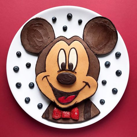 Spiderman Pancakes, Mickey Mouse Pancakes, Breakfast Food Ideas, Pancake Designs, Pancake Art, Kid Snacks, Easy Food Art, Food Kids, Kids Snacks