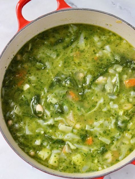 Italian Green Red Pot of Minestrone di Verdure Soup with Pesto, Cabbage and Potatoes Green Minestrone, Soup With Pesto, Cabbage And Potatoes, Minestrone Soup Recipe, Recipe Italian, Minestrone Soup, Soup And Stew, Pesto Recipe, Minestrone