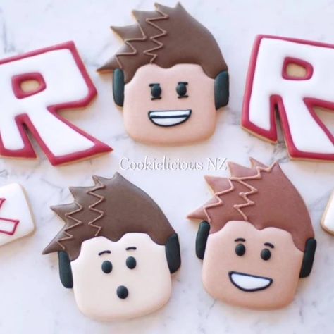 Roblox cookie video tutorial | Roblox head cookie video tutorial, does anyone else's kid totally into this game as much as my son?! Lol 😅😜 Scribes by @scribesbyvs Music by... | By Cookielicious NZ Roblox Marshmallow Pops, Roblox Cakesicles, Roblox Man Face Cake, Roblox Fondant Tutorial, Roblox Cookies Decorated, Roblox Decorated Cookies, Roblox Cookies, Roblox Head, Roblox Party