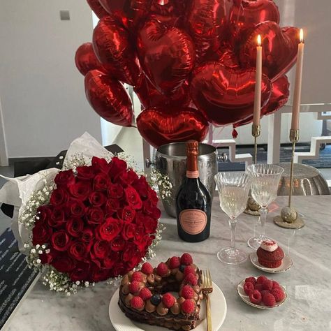 Valentines Bedroom Decor, Luxury Date Night, Day Room Decor, Luxury Date, Room Decor Design, Valentines Bedroom, Romantic Dinner Decoration, Valentines Day Romantic, Romantic Room Decoration