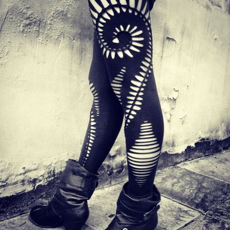 40 DIY Fun Leggings Designs & Tutorials - DIY Projects for Making Money - Big DIY Ideas Psytrance Clothing, Diy Leggings, Popular Leggings, Fun Leggings, Psy Trance, Gothic Leggings, High Waist Sports Leggings, Designer Leggings, Unique Leggings