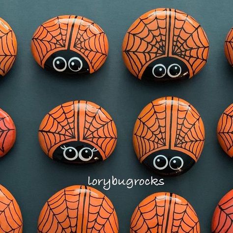 Rock Painting Bugs, Halloween Ladybug Painted Rock, Bug Painting, Rock Painting Ideas Bugs, Painted Rocks Insects, Bug Rocks Painted Stones, Rock Hunting, Halloween Rocks, The Bug