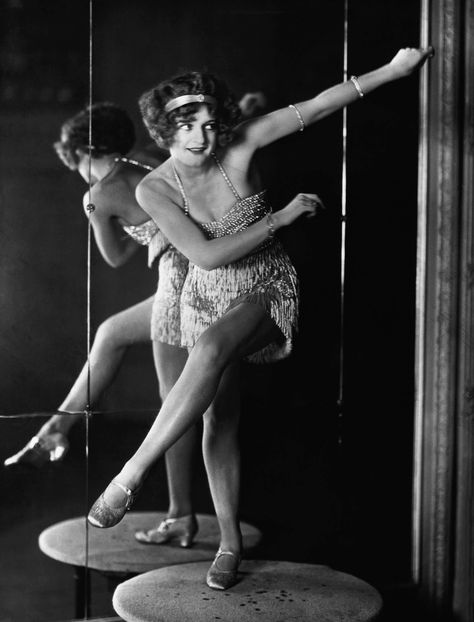 Bee Jackson, the World Champion of the 1920s dance craze the Charleston. 1920s Mens Fashion Gatsby Roaring 20s, Great Gatsby Party Outfit Guys, 1920s Mens Fashion Roaring 20s, 1920s Mens Fashion Gatsby, 1920s Mens Hair, Great Gatsby Party Outfit, 1920s Mens Clothing, 1920s Mens Hats, 1920s Dance