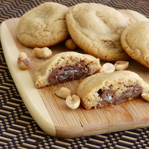 Peanut Butter Surprise, Surprise Cookies, Caramel Candies, Surprise Cookie, Best Peanut Butter Cookies, Seasonal Desserts, Cookies Baking, Caramel Candy, Recipes Christmas