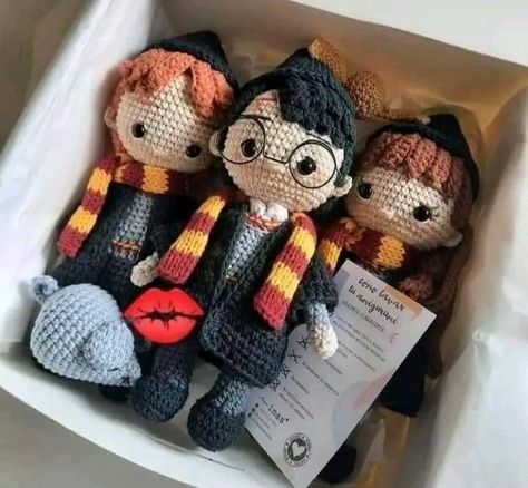 Harry Potter Dolls, Stile Harry Potter, Harry Potter Crochet, Harry Potter Items, Crochet Doll Tutorial, Easy Crochet Animals, Crochet Disney, Mode Crochet, Harry Potter Drawings