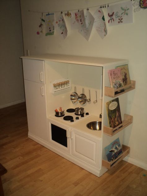 This is an old entertainment center turned kitchen...awesome! Diy Kids Kitchen, Old Entertainment Centers, Hacks Ikea, Diy Entertainment, Play Kitchens, Entertainment Center Kitchen, Kids Play Kitchen, Diy Play Kitchen, Entertaining Kitchen