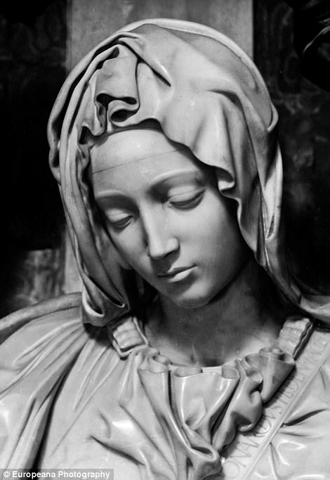 A close up of the statue of the Virgin Mary in Vatican City, taken between 1920-1930 #Statues Tattoo Crane, Virgin Mary Tattoo, Mary Tattoo, Statue Tattoo, Virgin Mary Statue, Classic Sculpture, Greek Statues, Religious Tattoo, Religious Tattoos