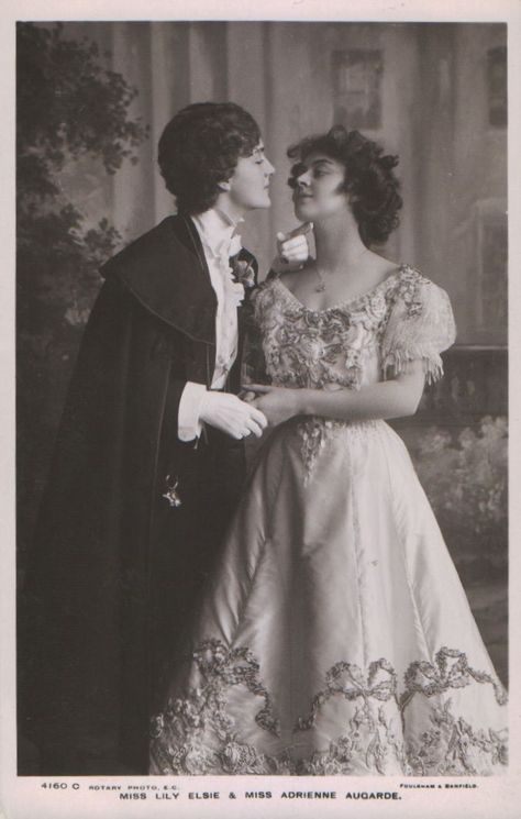 Lily Elsie, Couples Vintage, Vintage Lesbian, Vintage Couples, Lesbian Art, Edwardian Era, Vintage Pictures, Two People, Girls In Love