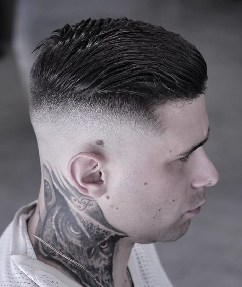 High Skin Fade Long Top, High Skin Fade Undercut, Bald Fade Long On Top, High Fade Side Part Men, High Skin Fade Short Top, High Fade Long Top, High Skin Fade Men, Skin Fade Long On Top, Peaky Blinders Hair