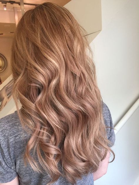 Caramel Highlights On Dark Hair, Highlights Ideas, Honey Hair Color, Hair Color Caramel, Caramel Hair, Hair Color Light Brown, Caramel Highlights, Strawberry Blonde Hair, Honey Hair