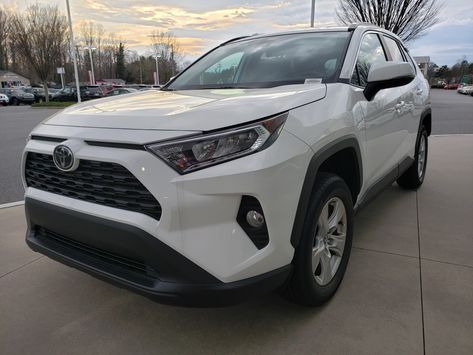 White Toyota Rav4, White Suv Aesthetic, Toyota Rav4 Aesthetic, Rav4 Interior, 2023 Toyota Rav4, 2020 Toyota Rav4, White Toyota, White Suv, Black Superstar