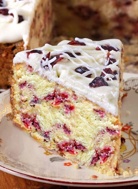 Christmas Cranberry Cake - Cakescottage Cranberry Bliss Cake, Cranberry Bliss Coffee Cake, Dried Cranberry Cake, Cranberry Xmas Cake, Christmas Baking Cake, Christmas Cranberry Cake, Christmas Cakes Ideas, Cranberry Cake Recipe, Cranberry Christmas Cake