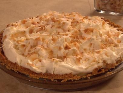 Banana and Coconut Cream Pie with Graham Cracker Crust Crepe Ideas, Farmhouse Rules Recipes, Pie With Graham Cracker Crust, Farmhouse Recipes, Nancy Fuller, Graham Cracker Crust Recipe, Yummy Pies, Icebox Cakes, Dessert Pies