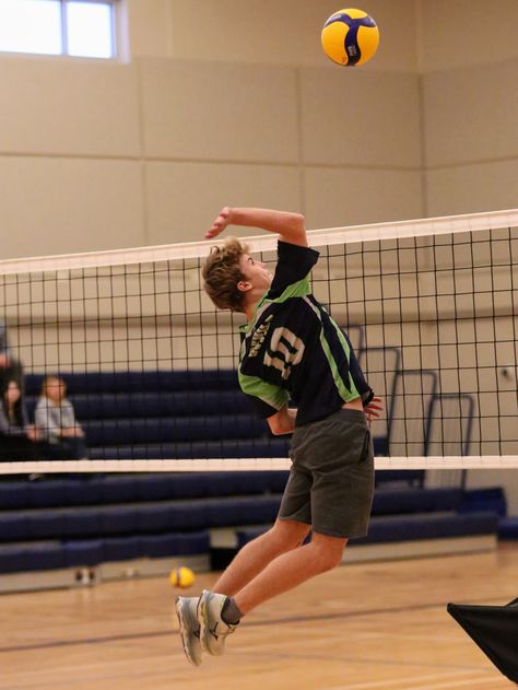 Volleyball Boys Aesthetic, Volleyball Men, Volleyball Boys, Volleyball Aesthetic, Kids Volleyball, Story Boarding, Boys Volleyball, Royal Blue Wallpaper, Blonde Boy Aesthetic