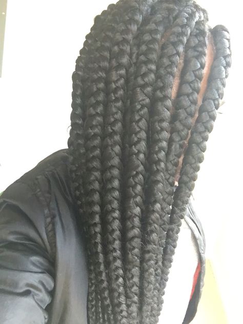 Jumbo Box braids Beautiful Box Braids, Crochet Box Braids Hairstyles, Braids Hairstyles For Black Women, Twist Cornrows, Hair Cuff, Haircut Styles For Women, Big Box Braids, Protective Hair, Crochet Box Braids