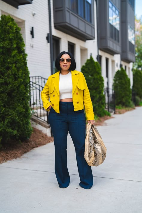 A trench jacket is a Spring essential but this cropped version in this bright color updated this classic. I added this snakeskin hobo bag for an interesting neutral. Stylish Jeans Outfit, Spring Business Casual Outfits, Bright Colored Outfits, Curvy Petite Outfit, Casual Outfits Plus Size, Spring Business Casual, Summertime Outfits, My Hood, Jean Jacket Outfits