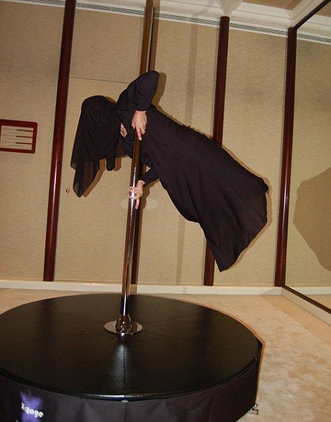 INTERESTING! She's gettin that flag, too! | Tolerance of Arabia: Pole dancer sparks outrage in Muslim community after taking erotic art to Saudi Dance Workout Clothes, Goth Dancing, Dancing Meme, Belly Dancing Workout, Pole Dance Moves, Swing Dancing, Fancy Art, Girl Silhouette, Workout Memes