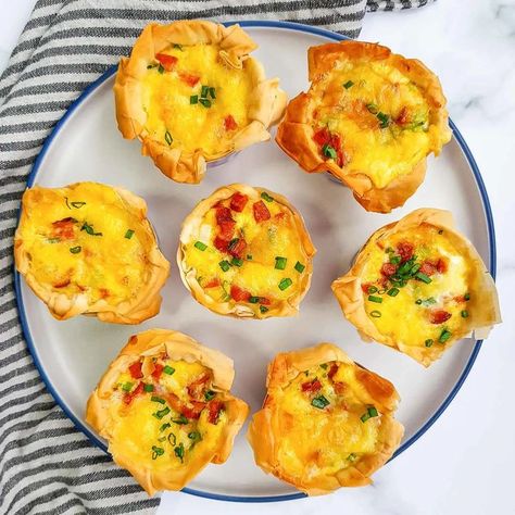 Filo Dough Quiche Recipes, Phyllo Cup Eggs, Mini Phyllo Cup Quiche, Phyllo Pastry Recipes Breakfast, Breakfast Philo Dough, Fillo Dough Breakfast Recipes, Filo Dough Breakfast Recipes, Phylo Pastry Recipes Breakfast, Phyllo Egg Cups