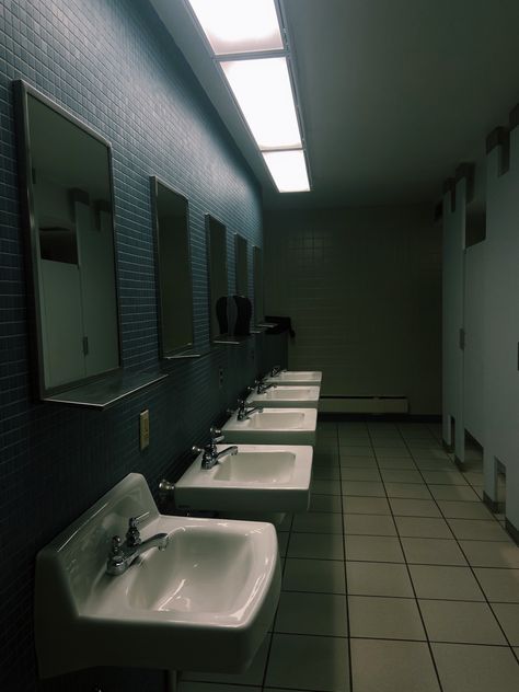 Creepy Playground Aesthetic, Bathroom Background Drawing, School Horror Aesthetic, Backrooms Office, Liminal Space Bathroom, Liminal Bathroom, Public Bathroom Aesthetic, Facility Aesthetic, Bathroom Reference