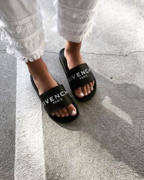 You can never go wrong with these givenchy women's slide sandals! #slides #slideshoes #sandals #summersandals #slidesandals #summershoes #shoes Givenchy Slides, Adidas Gucci, Slides Outfit, Black And White Outfit, Designer Slides, Womens Slides Sandals, Strappy Sandals Flat, Women Slides, Sandals Outfit