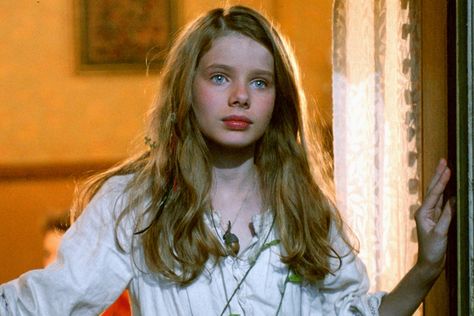 Peter Pan Movie 2003, Film Peter Pan, Wendy Peter Pan, Rachel Hurd Wood, Peter Pan 2003, Peter Pan Movie, Pan Movie, Shoulder Length Curls, Kelly Lebrock