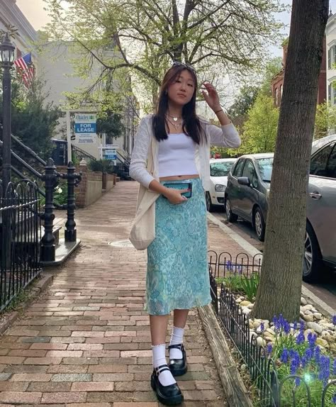 Midi Skirt 90s Outfit, Floral Midi Skirt Outfit Aesthetic, Y2k Outfits With Long Skirts, Aesthetic Midi Skirt Outfit, Colorful Long Skirt Outfit, Cami Skirt Outfit, Y2k Skirt Outfit Aesthetic, Summer Skirt Outfits Aesthetic, Fairy Skirt Aesthetic