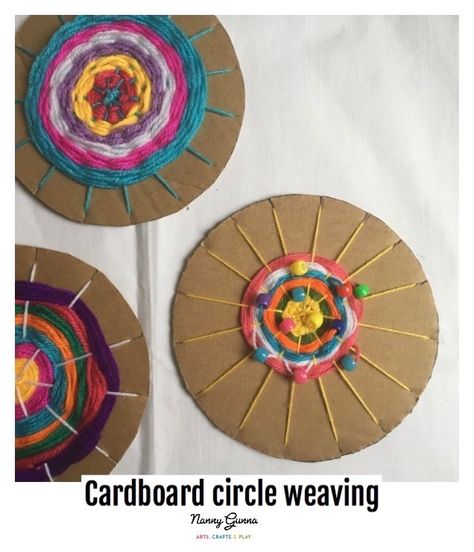 Classroom Weaving Projects, Corrugated Cardboard Crafts, Aboriginal Weaving, Yarn Wrapped Letters, Circle Weaving, Mini Weaving, Circle Artwork, Printmaking Projects, Weaving For Kids