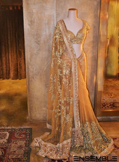 Sabyasachi Nikkah Dress, Pani Puri, Fancy Sarees Party Wear, Traditional Indian Dress, Salwar Kamiz, Indian Dresses Traditional, Red Lehenga, Traditional Indian Outfits, Patiala Salwar