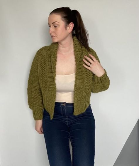 Crochet Bomber Jacket - quick and easy cardigan | Blue Star Crochet Bulky Yarn Crochet, Crochet Sweater Design, Jacket Crochet, Star Crochet, Yarn Patterns, Crochet Cardigans, Super Chunky Yarn, Crochet Sweaters, Cardigan Design