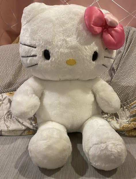 Sanrio Core, Giant Stuffed Animals, Hello Kitty Room, Pink Sanrio, Sanrio Aesthetic, Kitty Room, Stuffed Animal Cat, Kitty Plush, Hello Kitty Plush